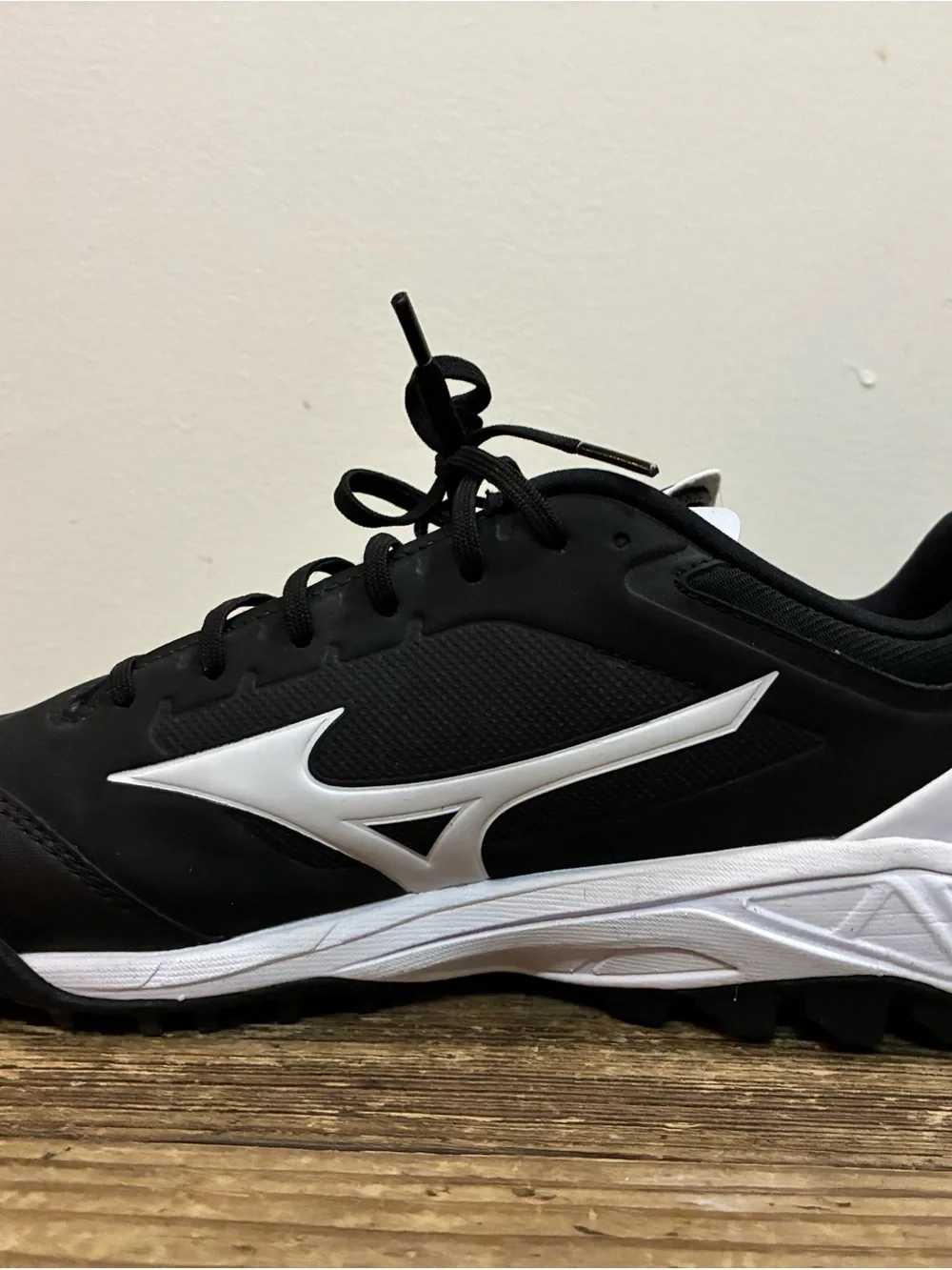 Mizuno Black and White Baseball Turf Shoes